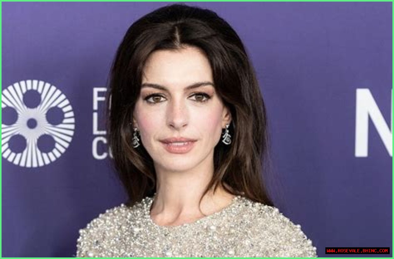 Anne Hathaway Biography, Age, Career, Net Worth, Family