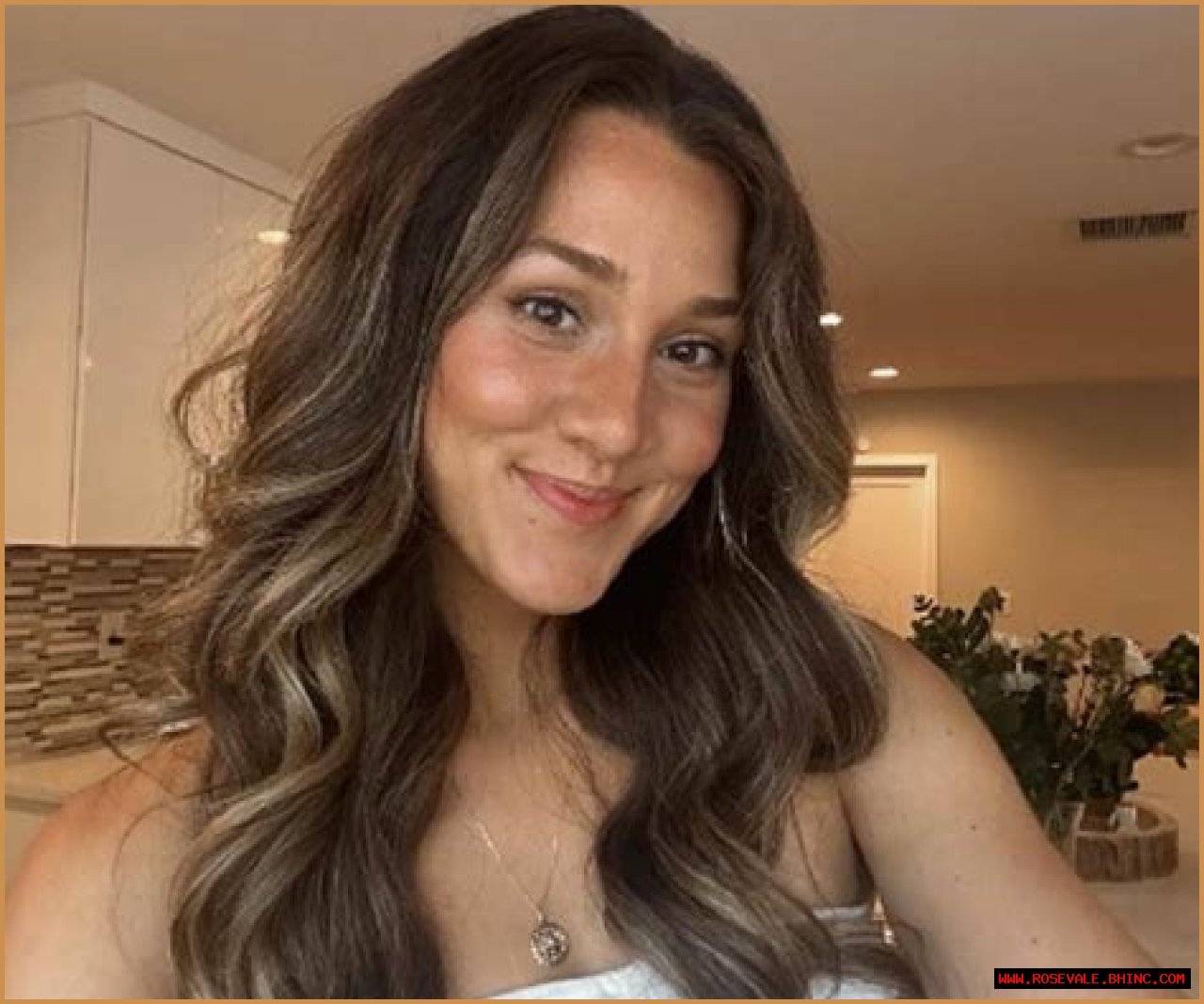 Ashley Hetherington (Instagram Star) - Age, Birthday, Bio, Facts, Family, Net Worth, Height & More