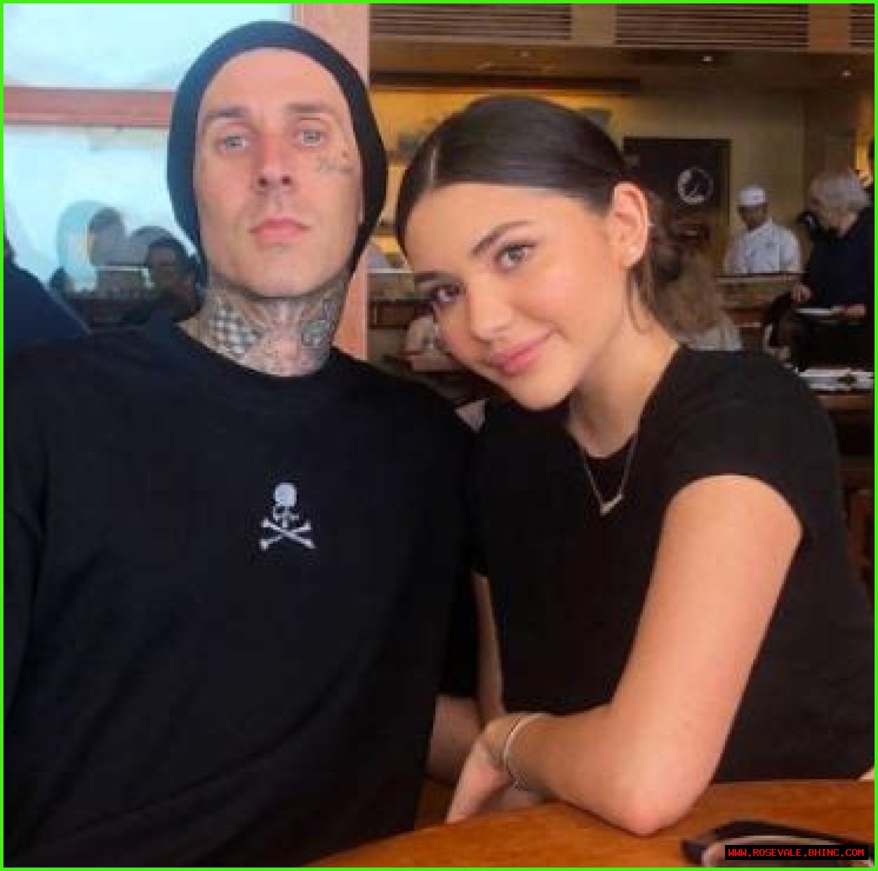 Atiana De La Hoya Is Part of Stepdad Travis Barker’s Blended Family: Get to Know the Model