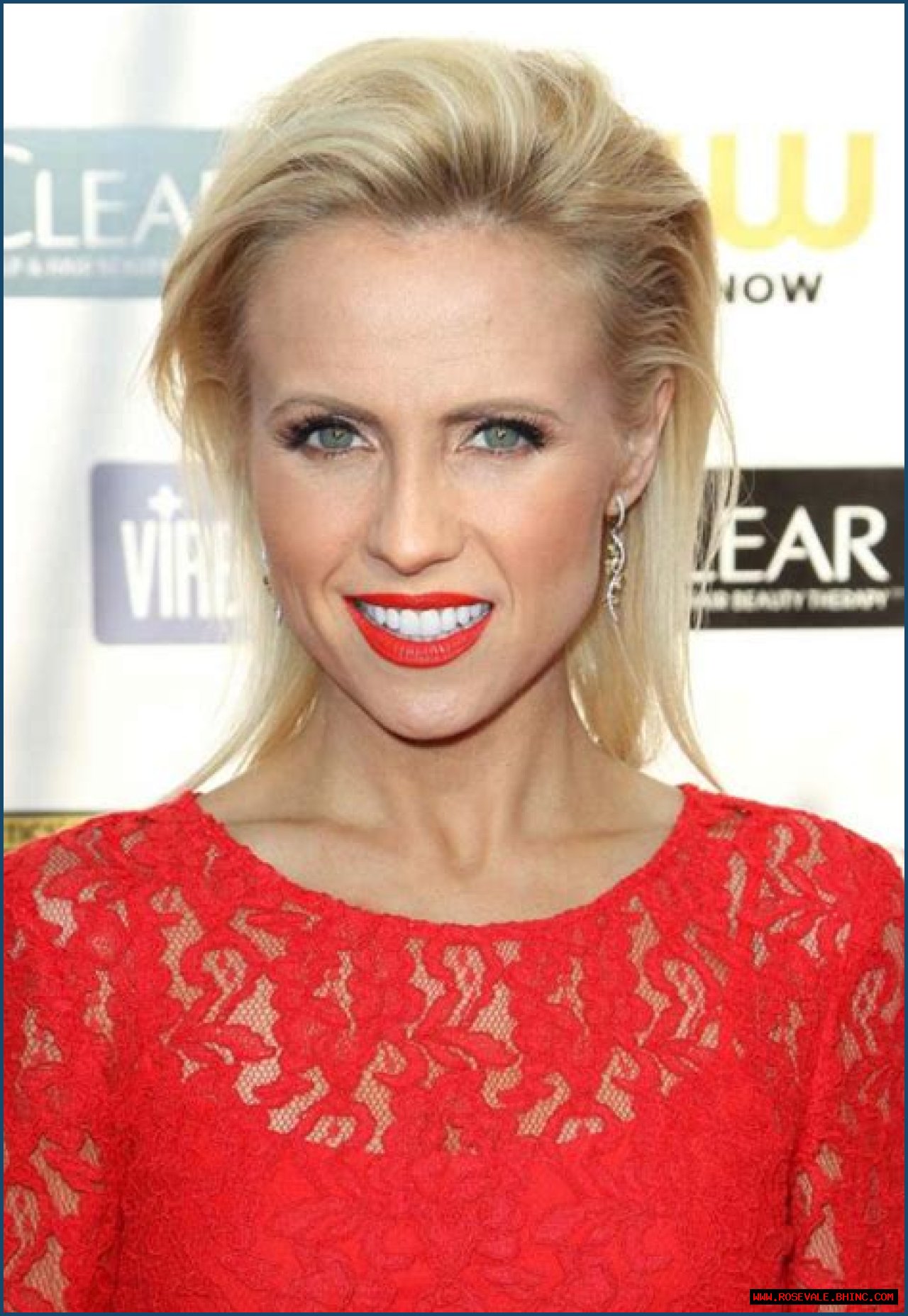 Jennifer Holmes Net Worth, Age, Height, Bio, Birthday, Wiki!