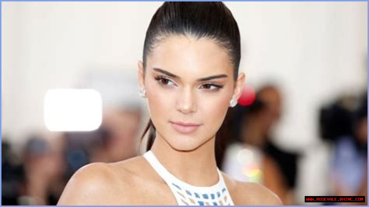 Kendall Jenner’s Most Incredible Bikini Moments Over the Years: See Photos!
